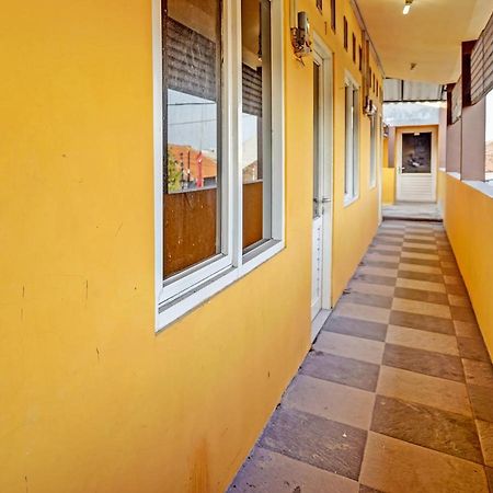 Отель Spot On 91595 Sruni Syariah Gedangan Экстерьер фото